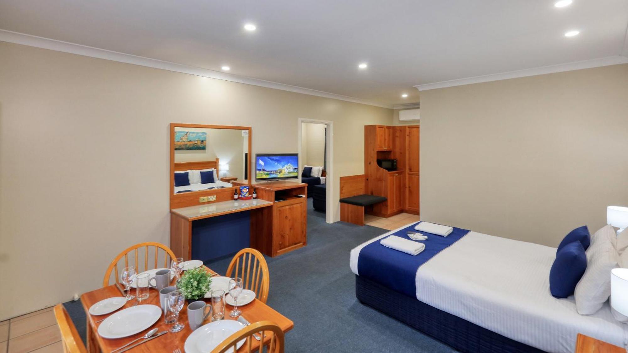 Breakout Motor Inn Cowra Extérieur photo