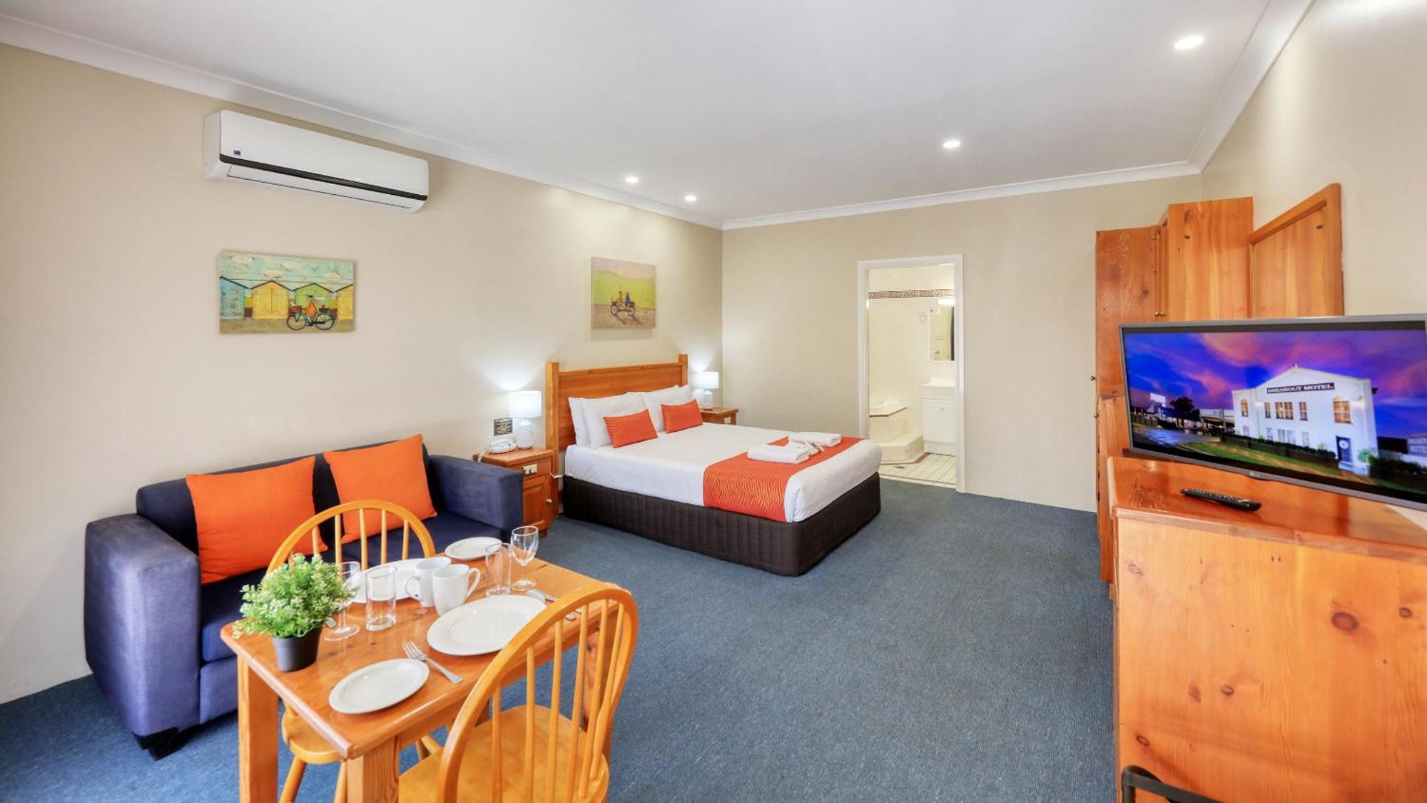 Breakout Motor Inn Cowra Extérieur photo