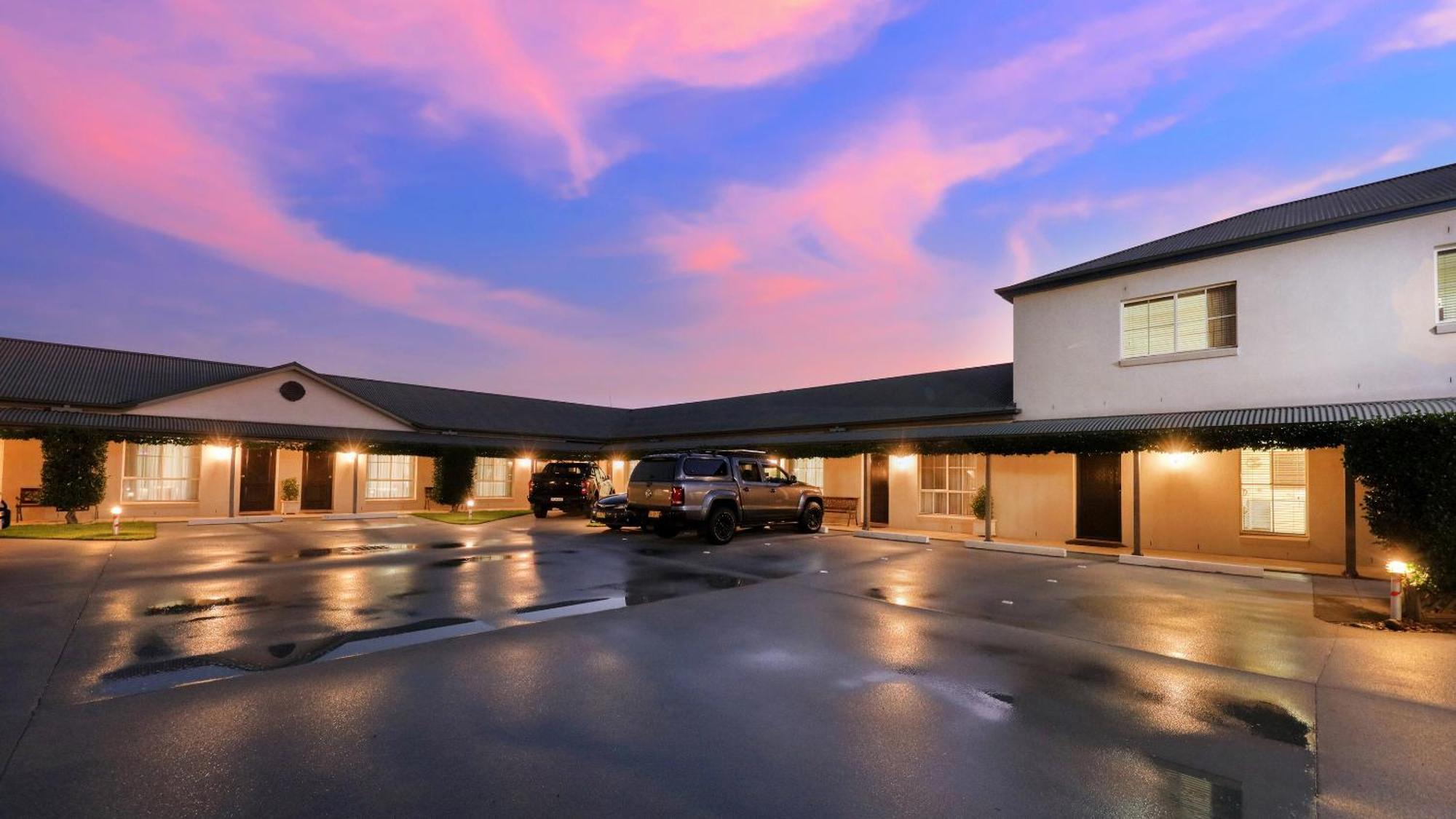 Breakout Motor Inn Cowra Extérieur photo