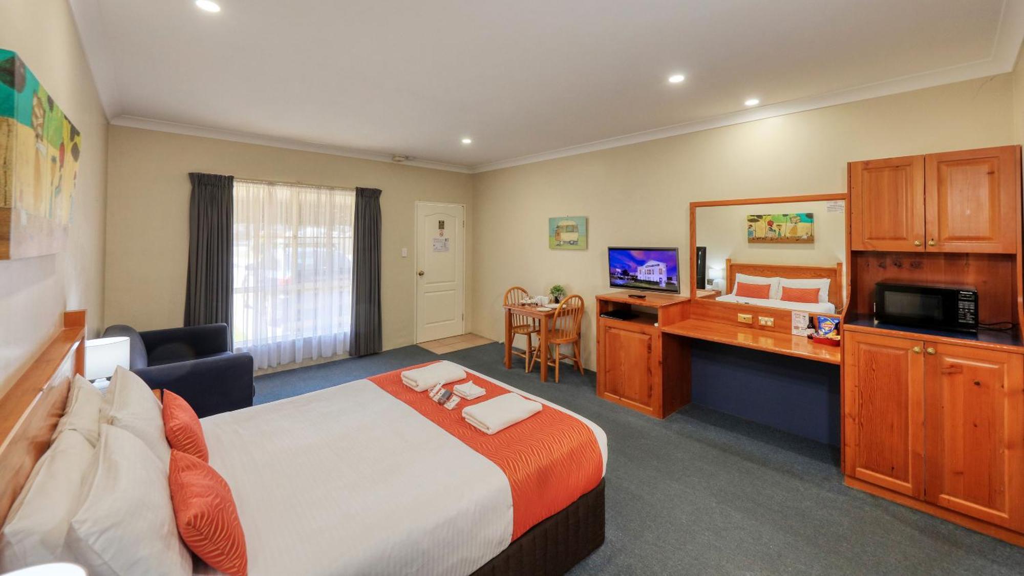 Breakout Motor Inn Cowra Extérieur photo