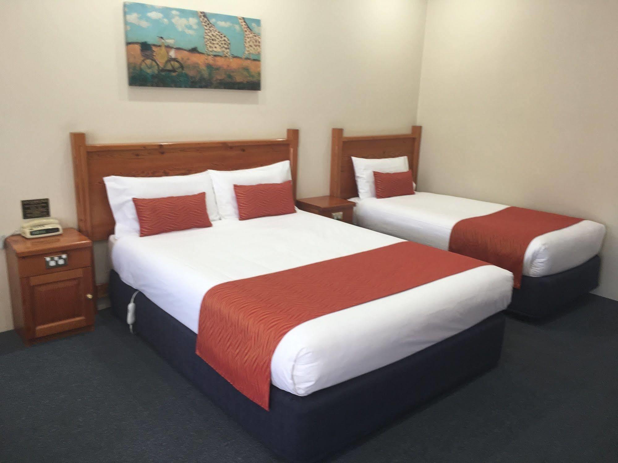 Breakout Motor Inn Cowra Extérieur photo